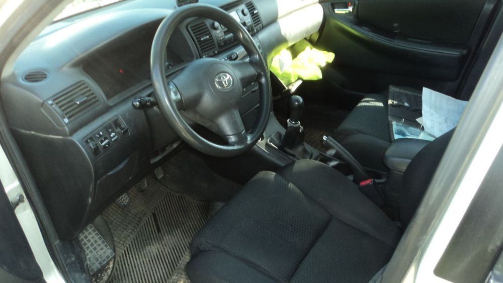 Toyota Corolla 1.4 D-4D 5P 2005 - Para Peças