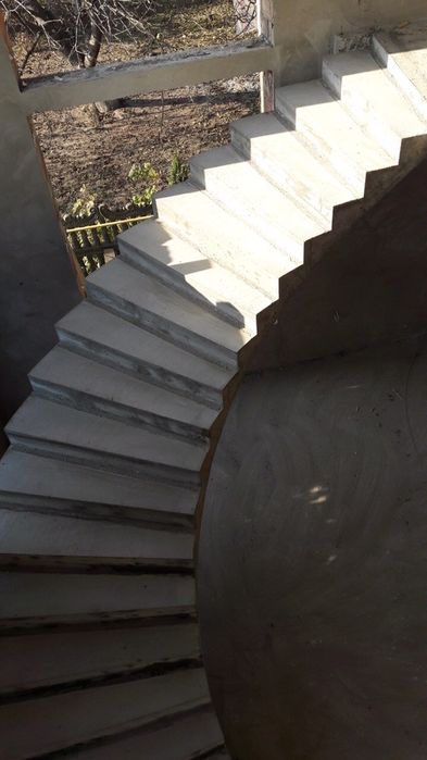 Бетонні сходи ( майстер по сходам,бетон,ступеньки,лестница бетоная)