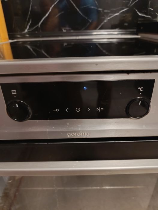 Kuchenka indukcyjna z piekarnikiem