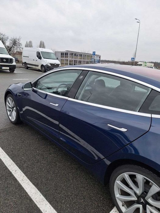 Продам Tesla Model 3 Long Range, 287 к.с.