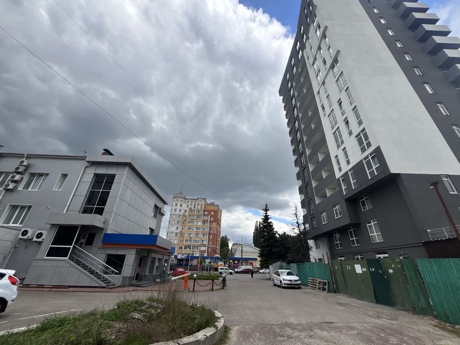 Продам офісне  приміщення