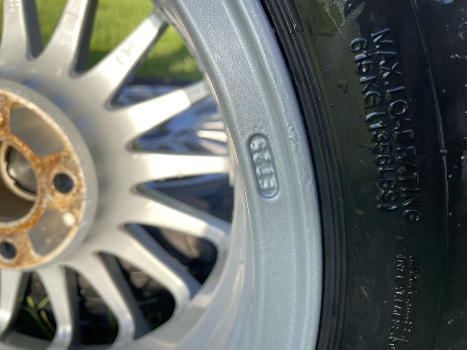 Alufelgi   OZ 4x108  205/55/16 audi 80 stan bardzo dobry opony letnie  5mm