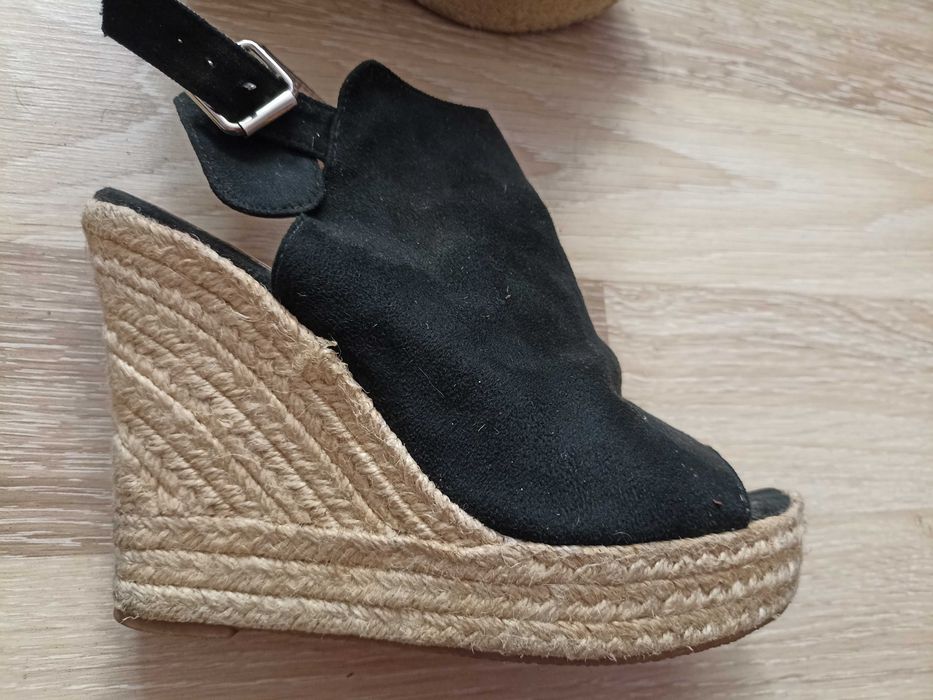 Buty czarne na koturnie rozmiar 37