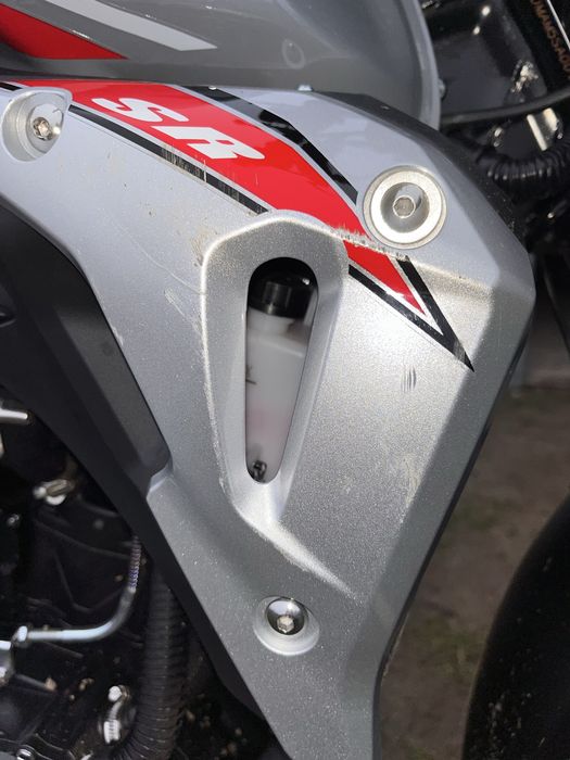 боковий пластик та обід фари на lifan sr 220