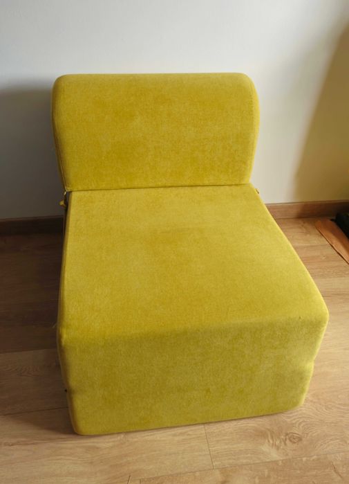 Sofá cambalhota amarelo
