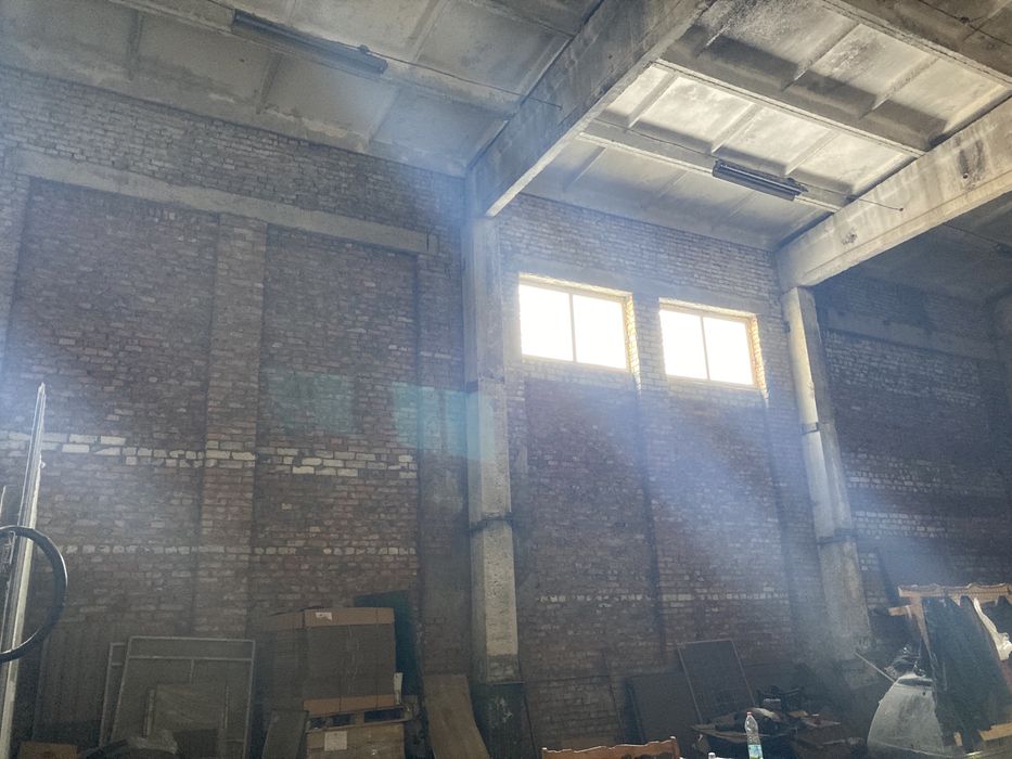 Продам приміщення для виробництва або складів