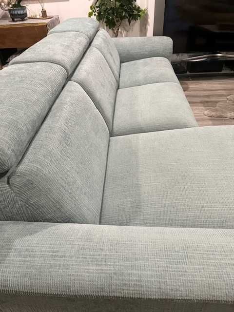 Sofá com chaise longue