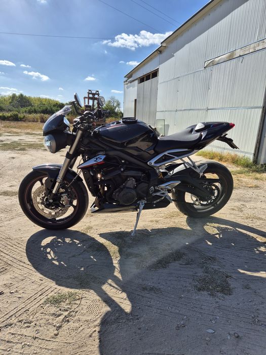 Triumph street triple rs 765