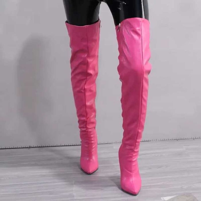 Długie kozaki zapinane na zamek