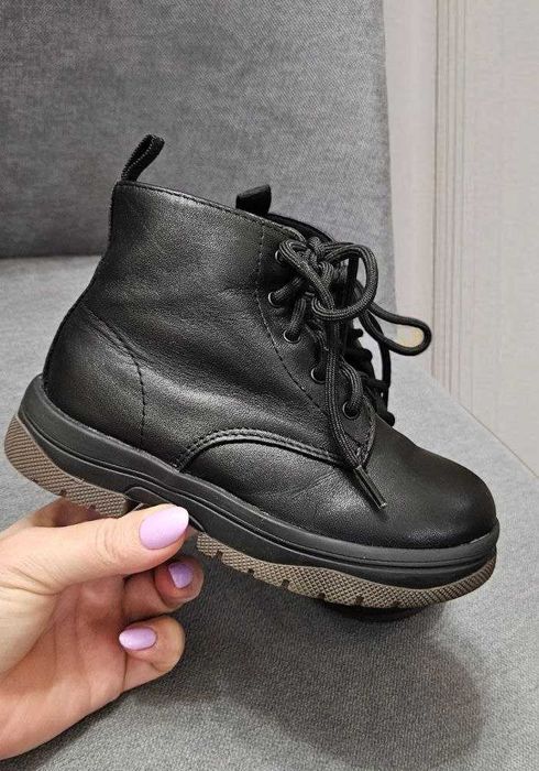 Ботинки черные кожаные Zara, р. 24