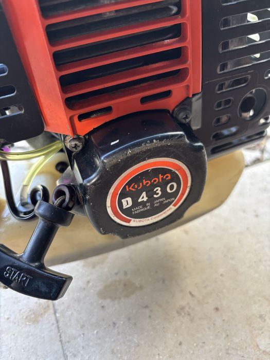 Roçadeira Kubota D430 - bom estado