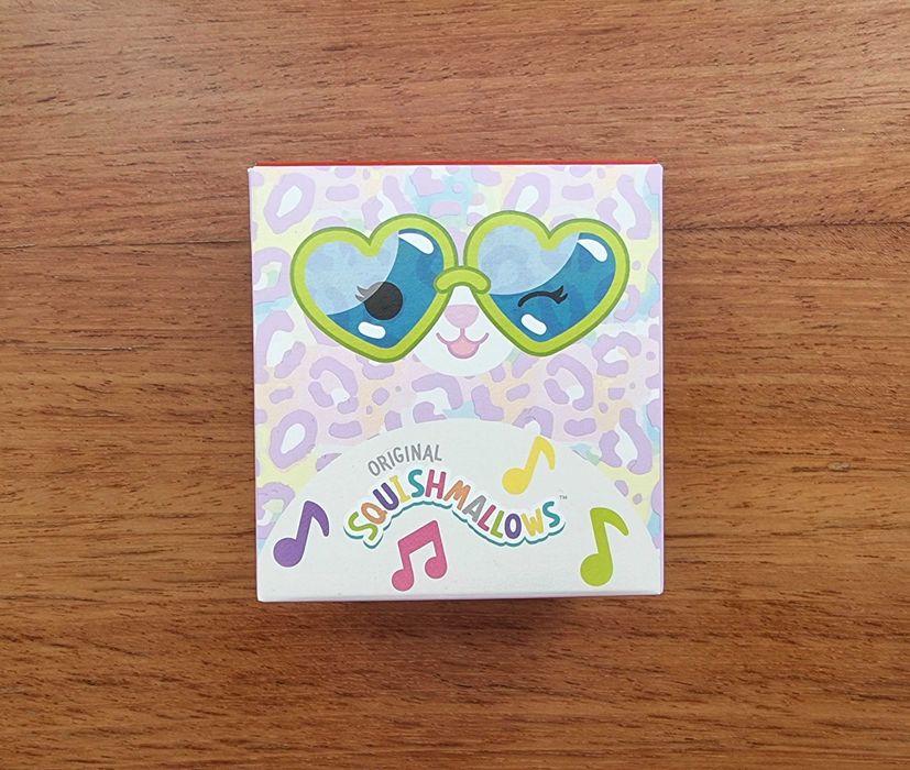 Brinquedo Squishmallows - caixa rosa Chinchila