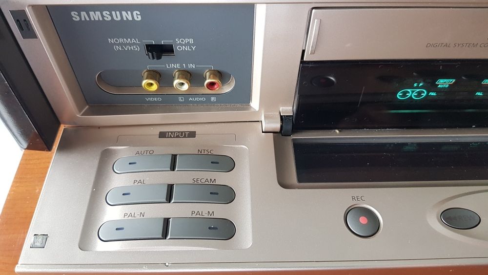 Video Samsung SV-4000 W Multisitema c/ comando.