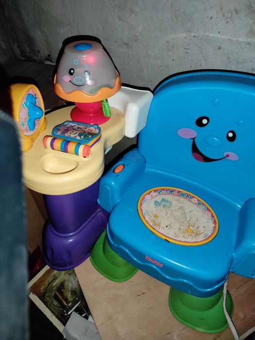 Krzesełko grające świecące Fischer price