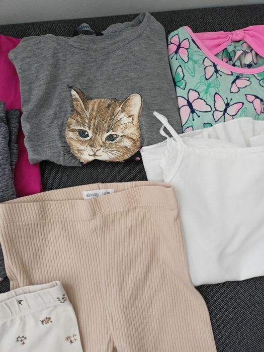 Zestaw ubrań dziewczęcych rozmiar 122