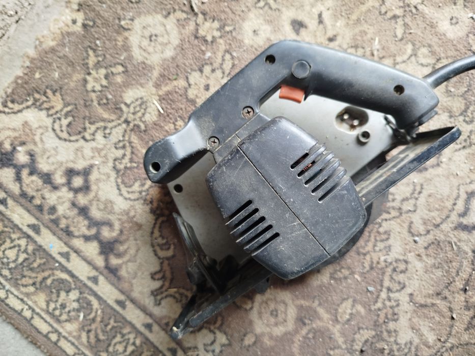 Мініциркулярка Black & decker BD228 52mm 1020W, 4,9 A.