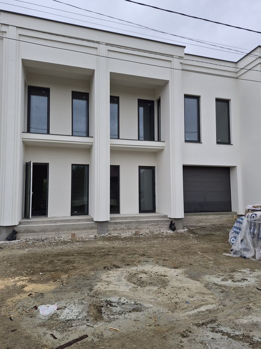 Продаж таунхаусів на Осипенка