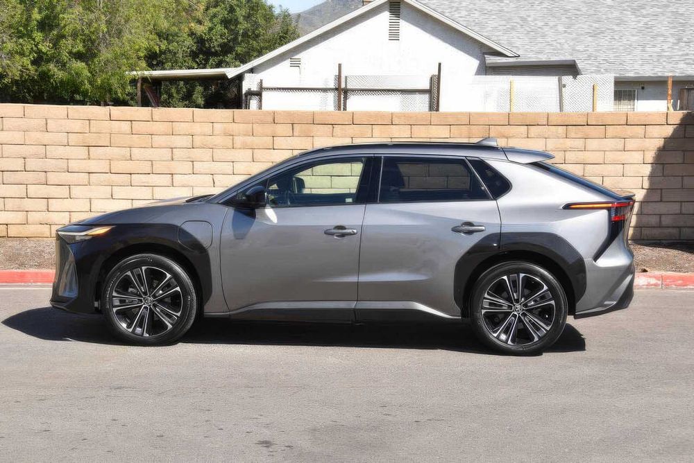 Toyota BZ4X      2023