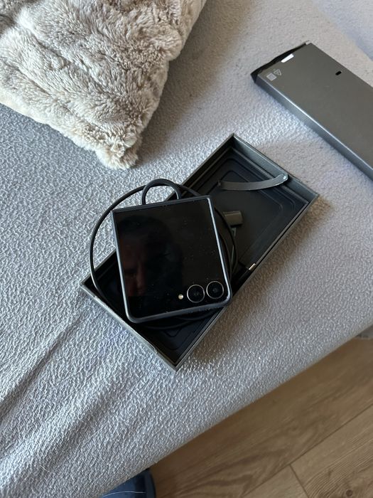 Samsung Z Flip 7 256hb