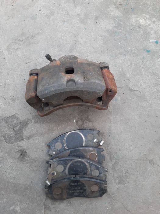 Рамки суппорта передннго и заднего на Mitsubishi Galant 2007-2002