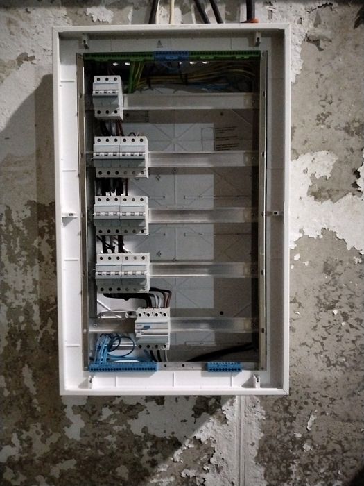 MANUTENÇÃO, PLADUR, PINTURA... Preços baixos
Serviços executad