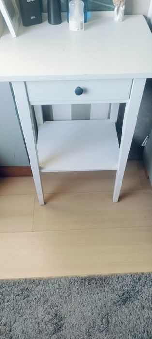 Mesinha cabeceira IKEA