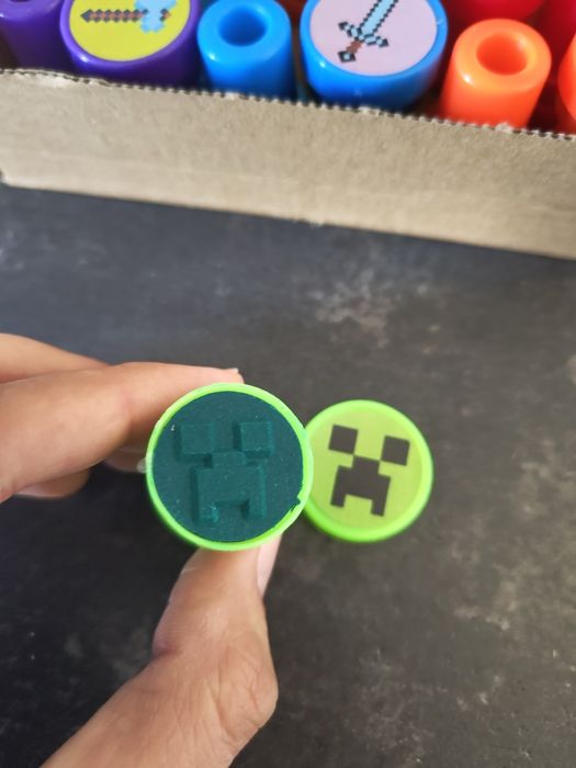 Zestaw 24 mini pieczątek pixel stempelki minecraft dzieci urodziny