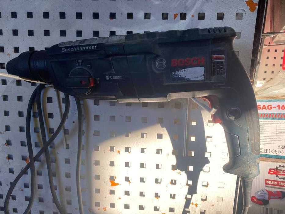 Електроінструмент.