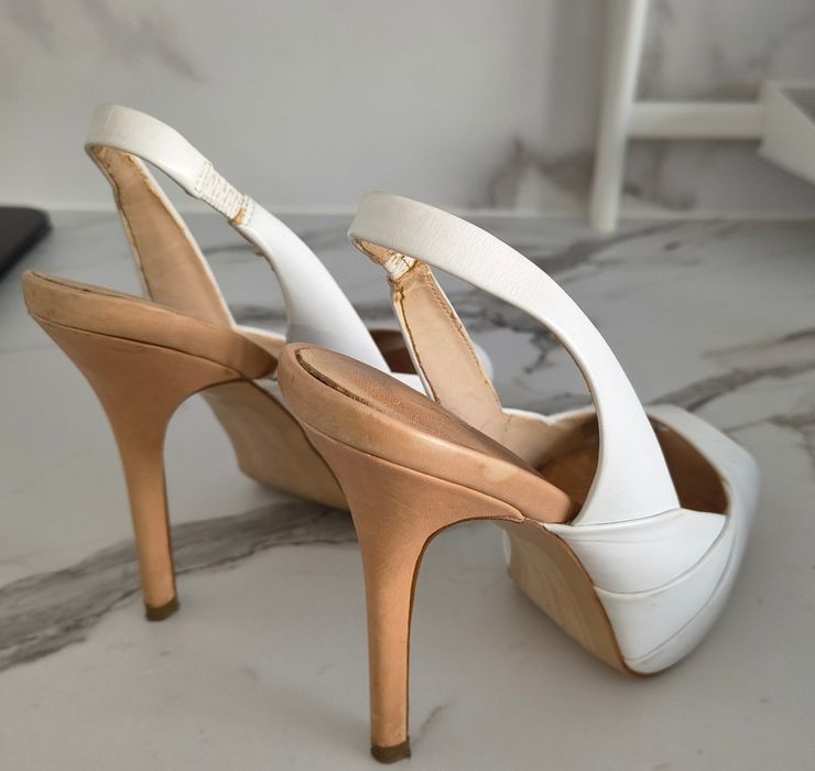 Sapatos elegantes da Zara. Usados apenas em 2 cerimónias.  Como novos