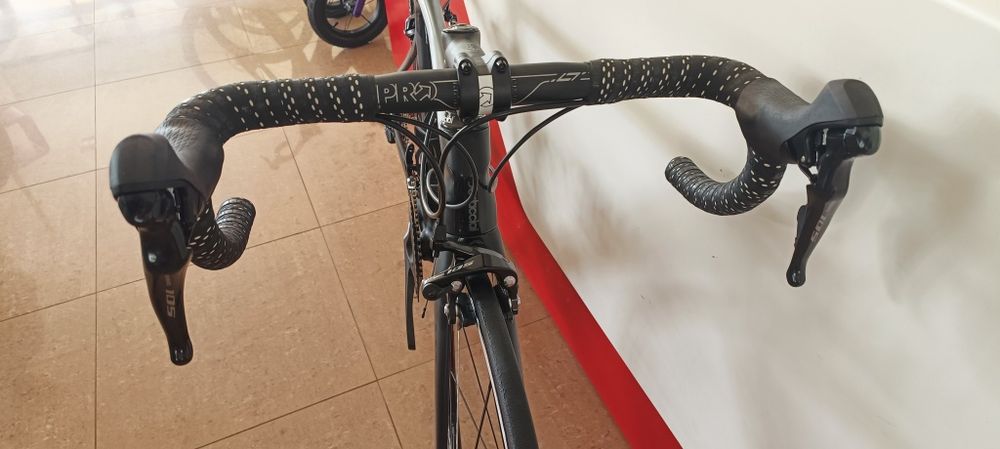 Bicicleta estrada Dedacciai Atleta carbono