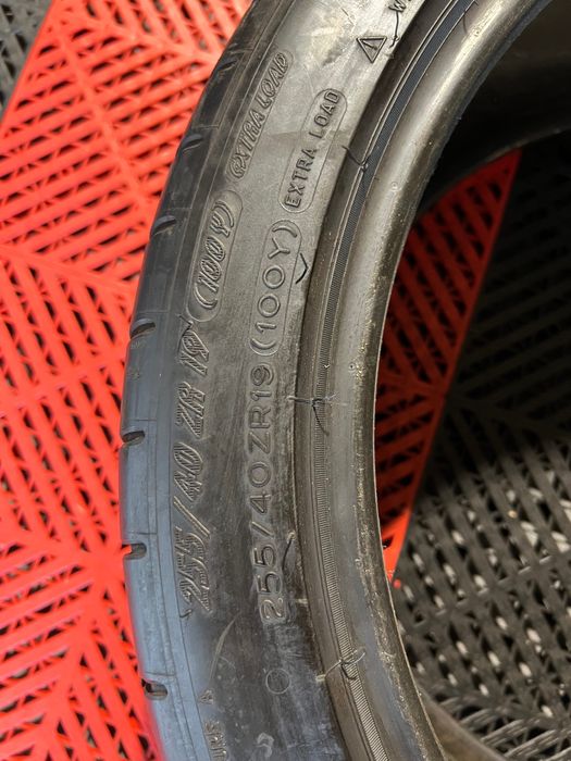 255/40r19 Michelin