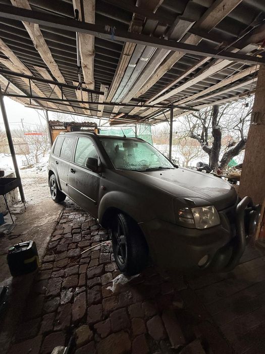 Nissan x-trail t30 2001 року випуску нерозмитнена