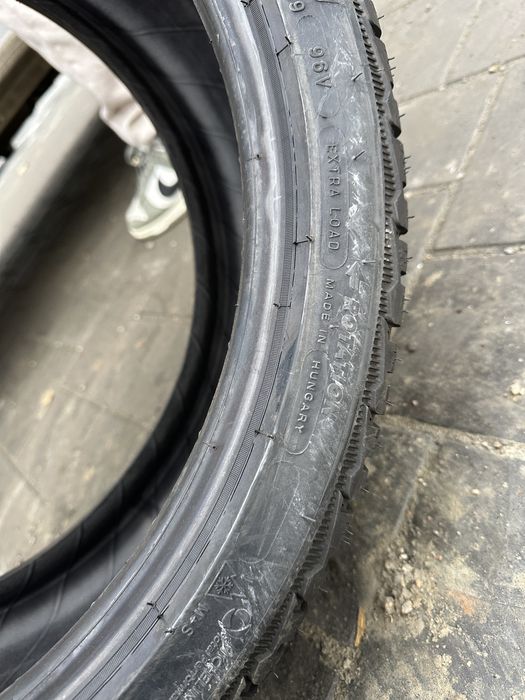 255/35/19 michelin