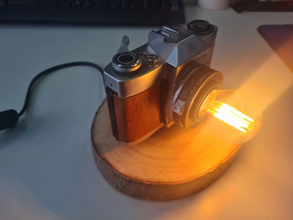 Candeeiro-máquina fotográfica