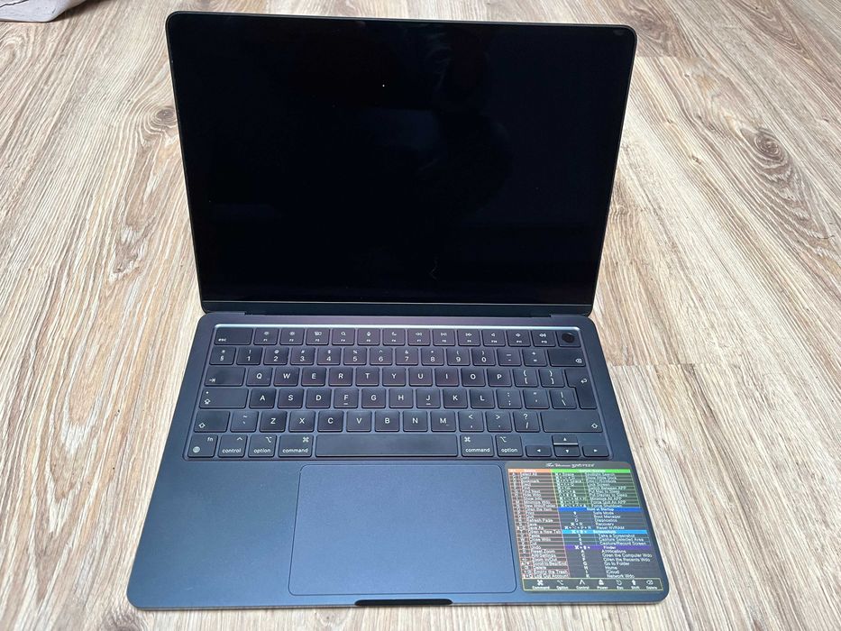 Macbook Air M2 16/256 GWARANCJA do 23 grudnia 2026 !!!