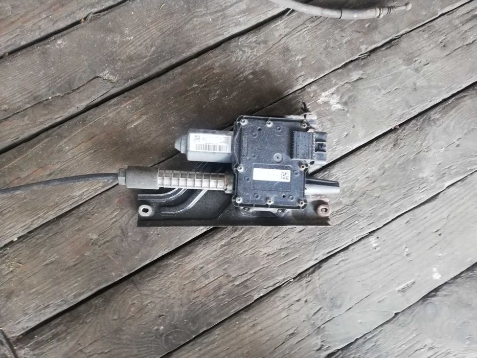 Opel Insygnia 12r. Servo , ABS , hamulec ręczny i inne cześci