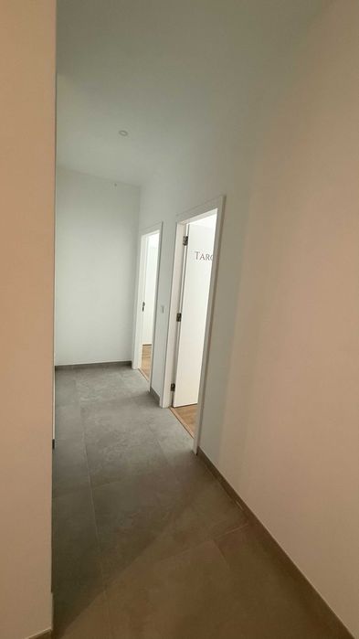 Suite moderna e espaçosa com despesas incluídas