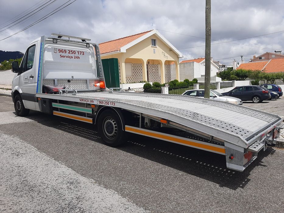 Serviços de Pronto Socorro Reboque 24h Ligeiros e Pesados.