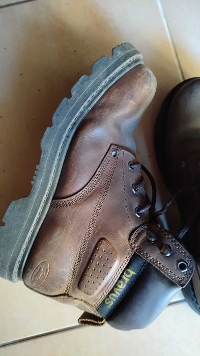 Botas de Outdoor proteção N°41 impecáveis, como novas