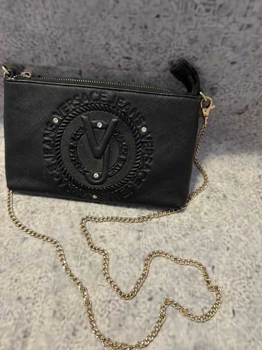 Czarna mała torebka na łańcuszku Versace Jeans