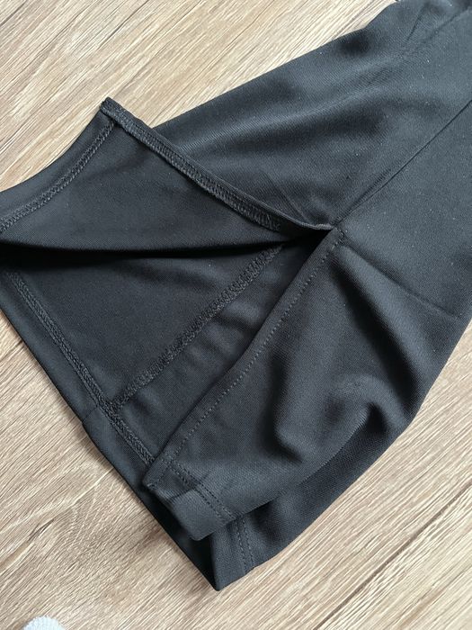 Materiałowe spodnie dzwony z ozdobnym sciągaczem Bershka nowe
