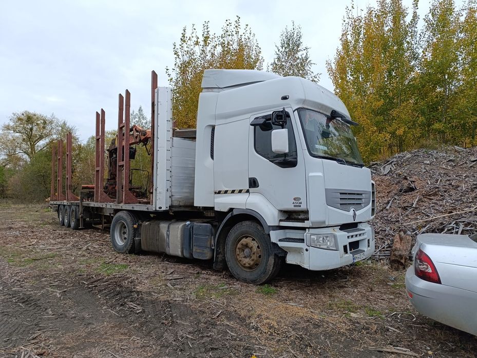 Лісовоз з маніпулятором (напівпричеп).