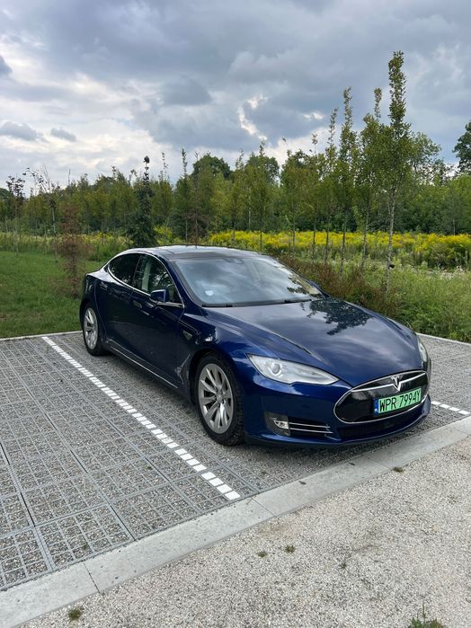 Tesla model S 70D