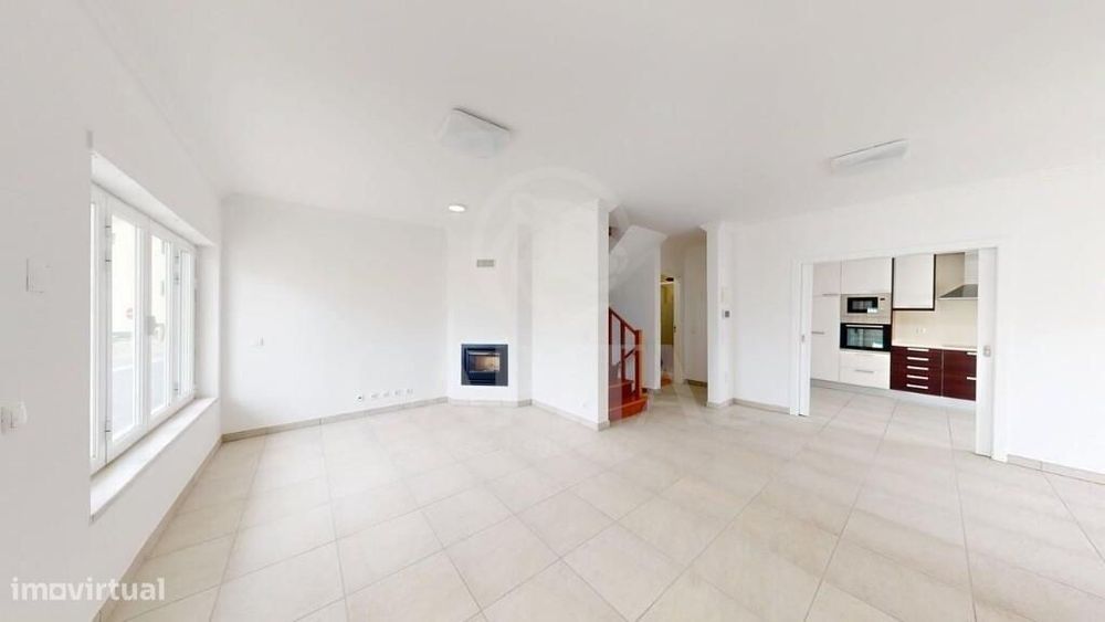 Moradia V3 na Ericeira Centro com vista mar, terraço e garagem