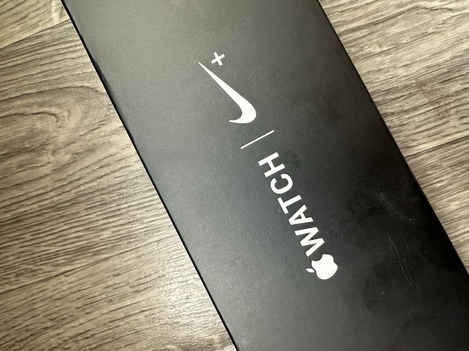 Продам Apple Watch series 4