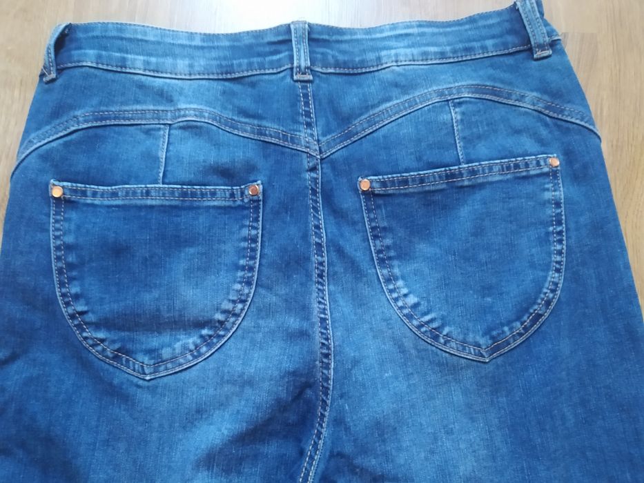 Jeansy push up Mohito 40