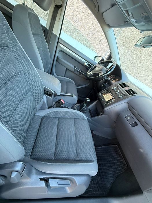 Volkswagen Touran 2015 rok  1.6 TDI przebieg 185 000