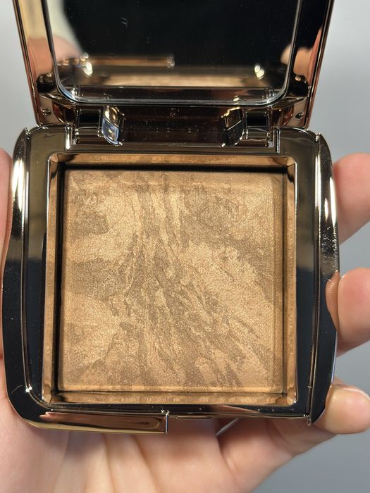 Бронзер Hourglass Ambient Lighting Bronzer