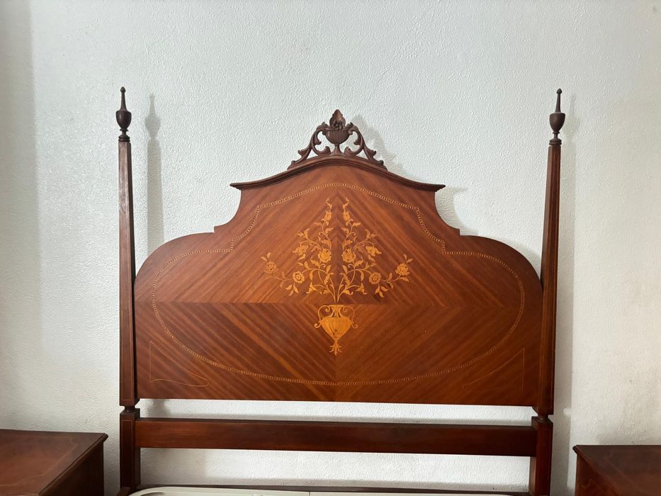 Cama de madeira classica
