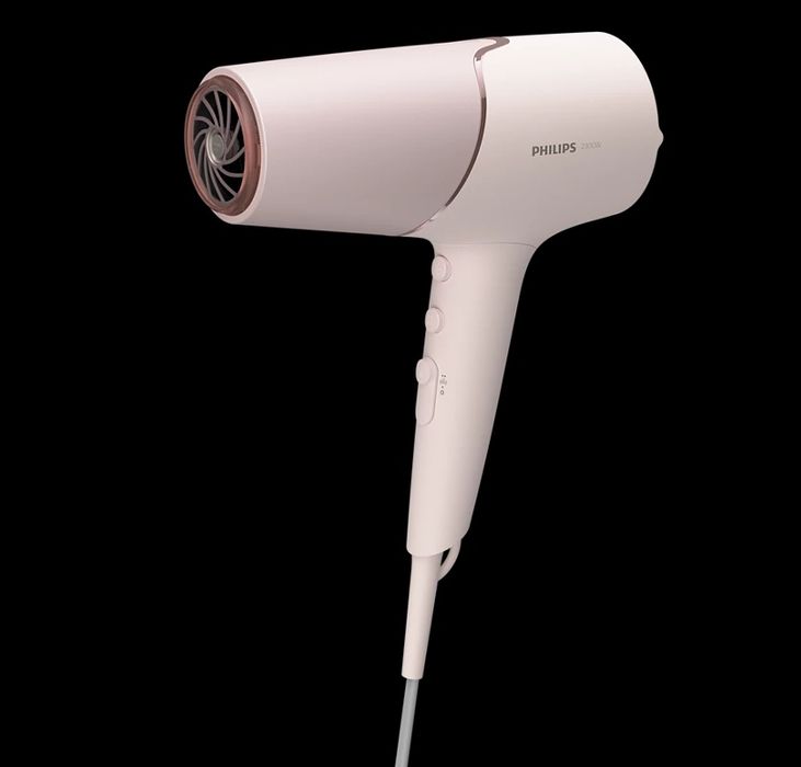 Suszarka do włosów z technologią ThermoShield